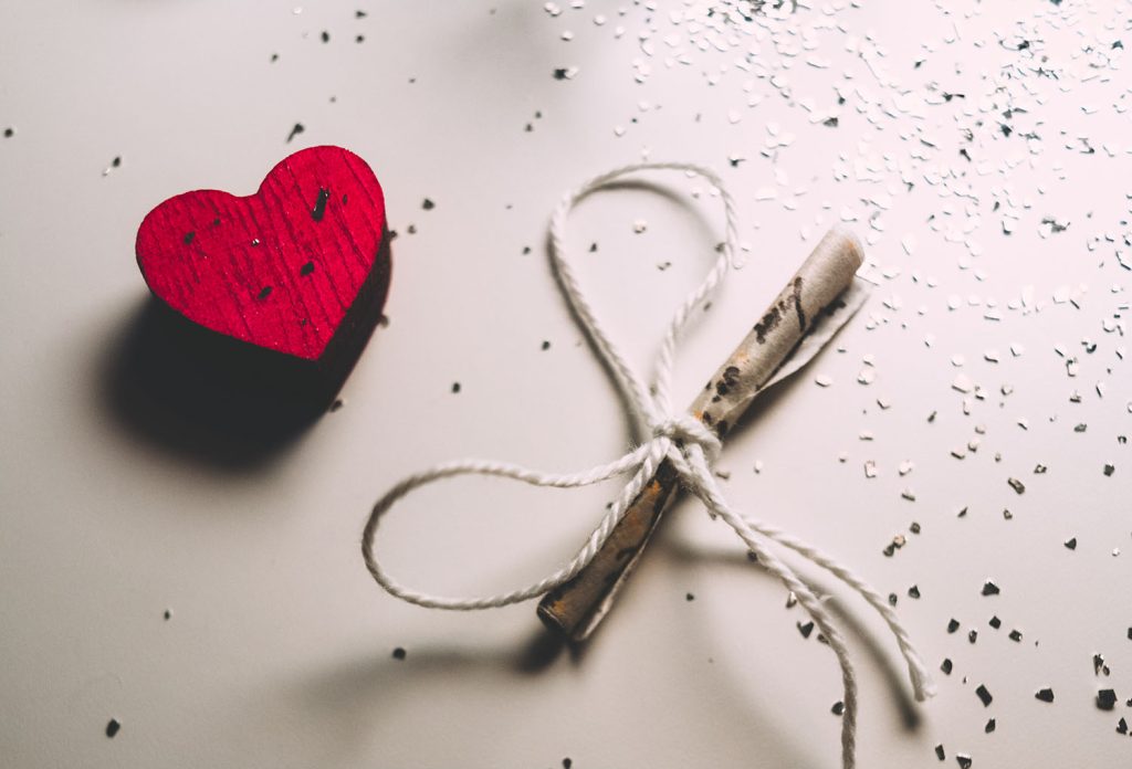unsubscribe image heart and letter